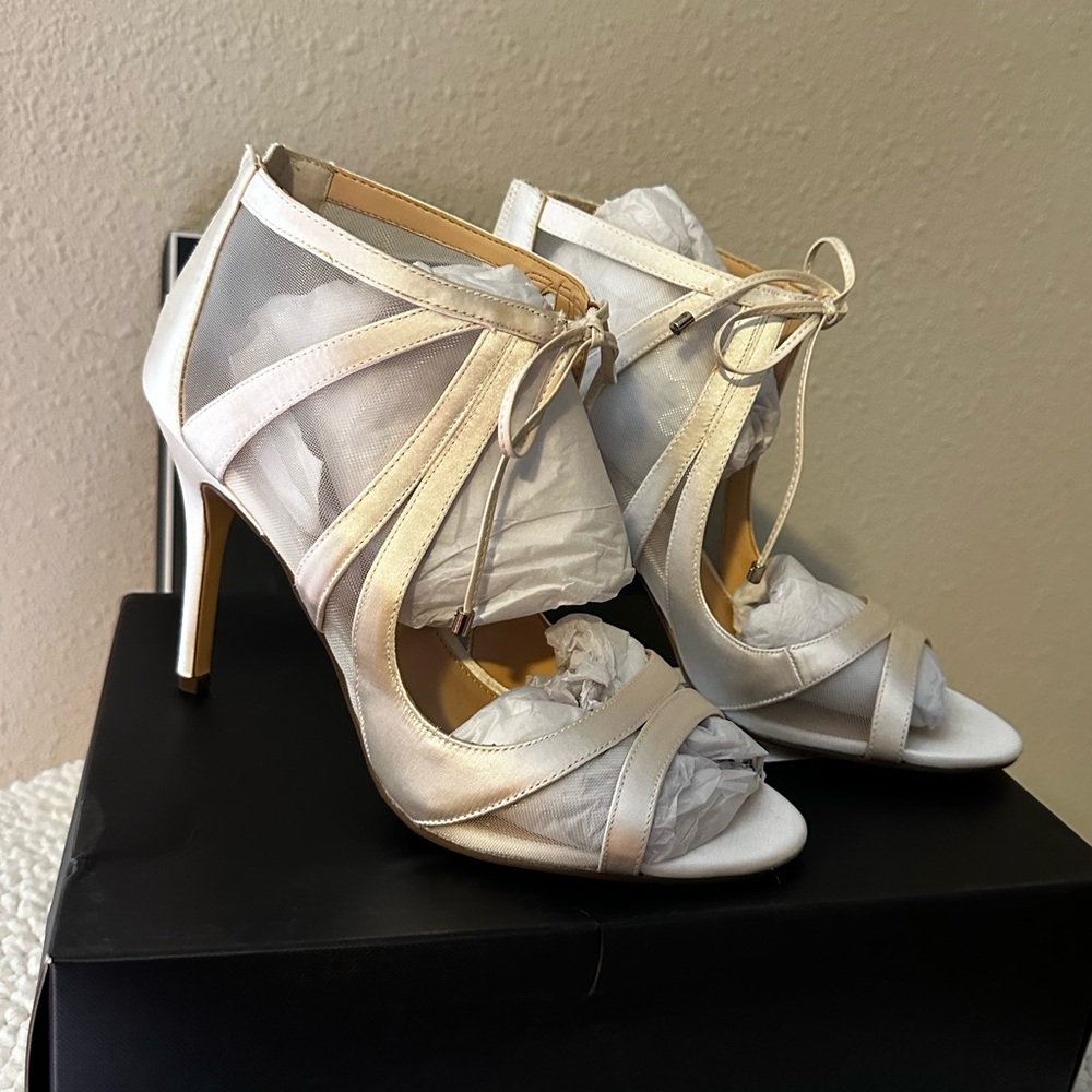 Nina Cherie Ivory Heels sz 8.5m